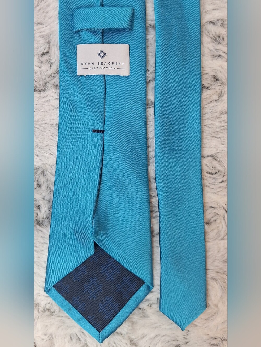 Ryan Seacrest Distinction Turquoise Satin Tie